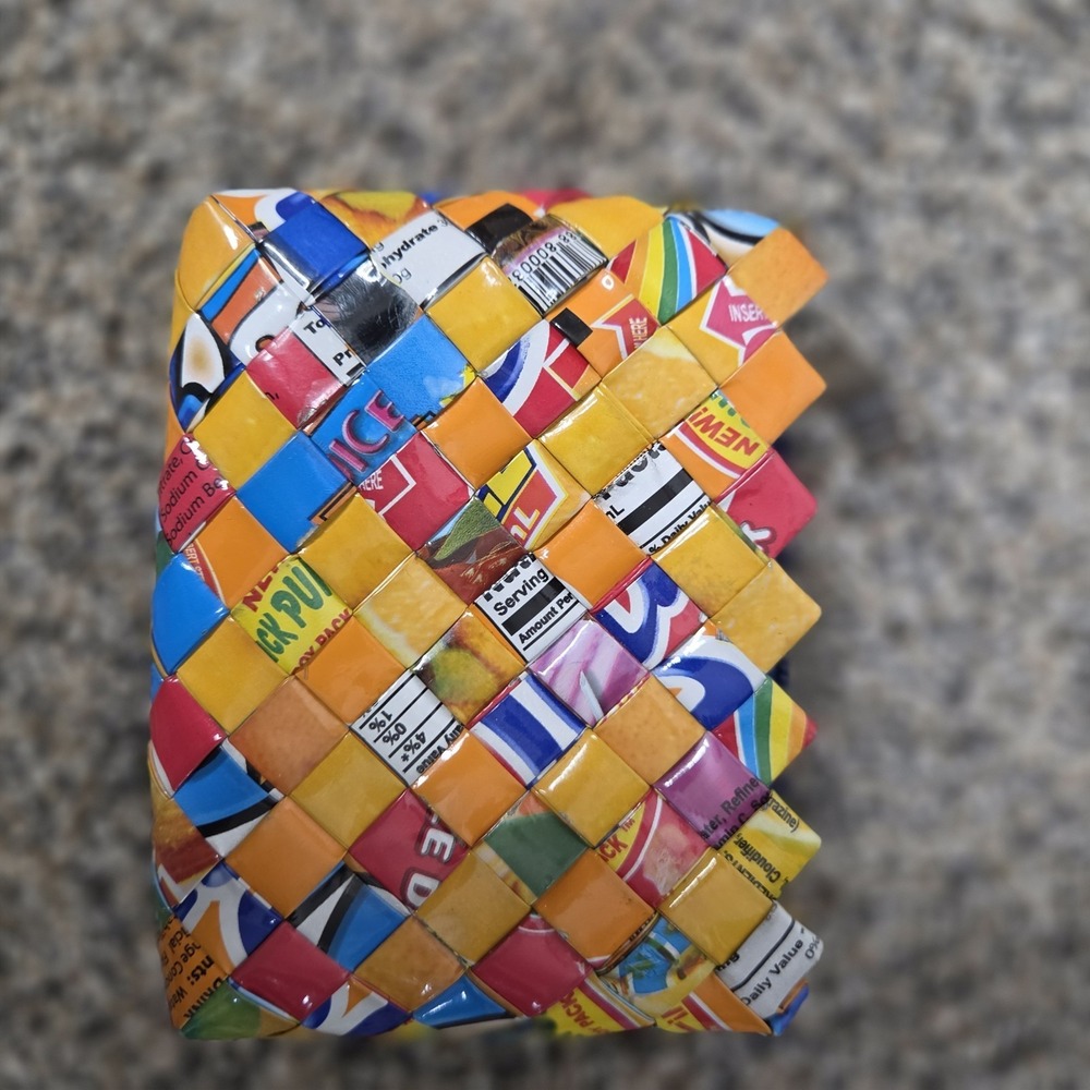 RECYCLED UPCYCLE FOOD WRAPPERS TRAMP ART COIN PURSE POUCH TRAVEL SOUVENIR 4X3